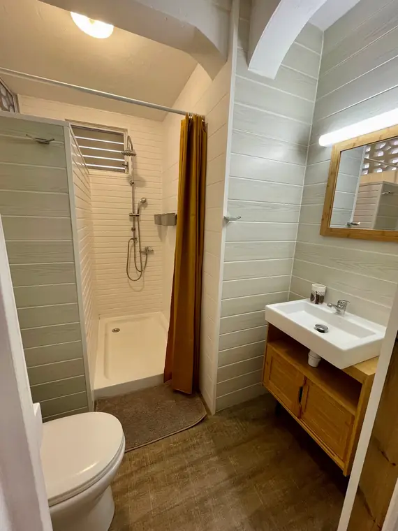 Ti Family — La salle de bain privative